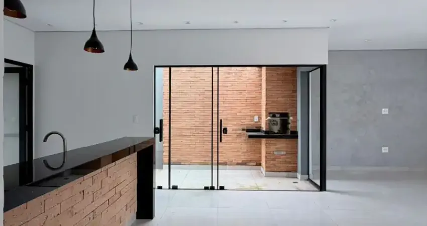 Oportunidade para morar bem e investir com segurança: excelente casa no Jardim Luiza II