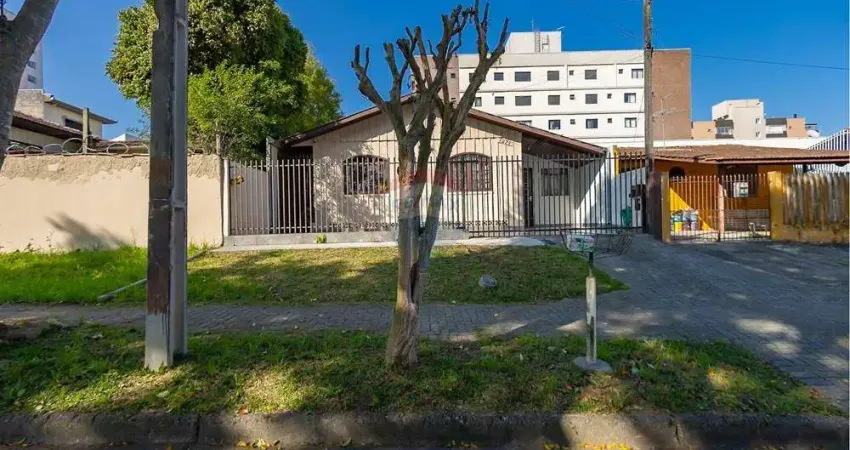 Terreno Residencial de 488m² com potencial para construção de apartamentos no Centro de São José