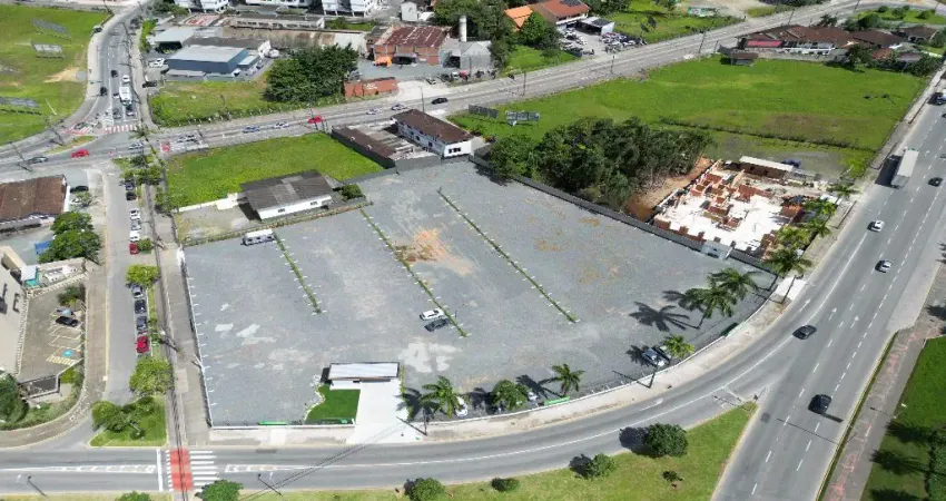Imóvel para venda tem 8000 metros quadrados em Zona Industrial Norte - Joinville - SC