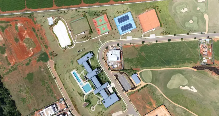 Terreno em condomínio fechado com centro náutico exclusivo e campo de golfe