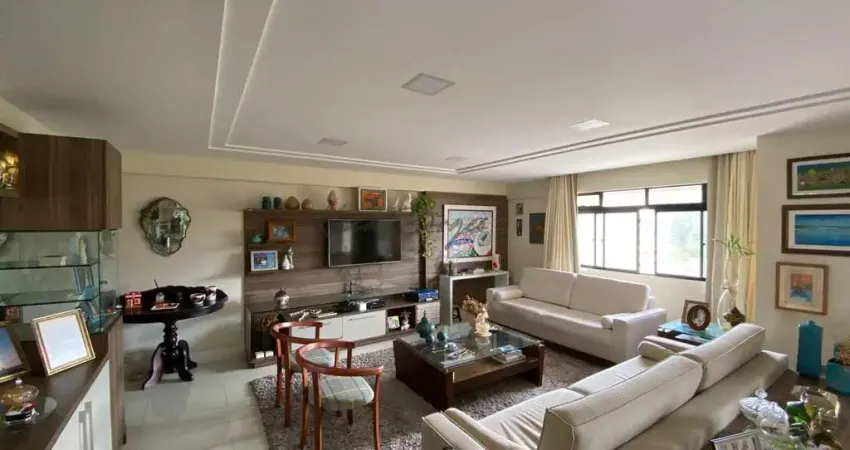 Amplo apartamento no Tirol, 286m², 4 quartos, 3 vagas