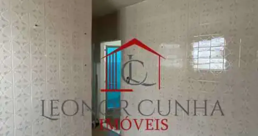Casa com 1 quarto para alugar na Rua Pimenta Bueno, Turiaçu, Rio de Janeiro
