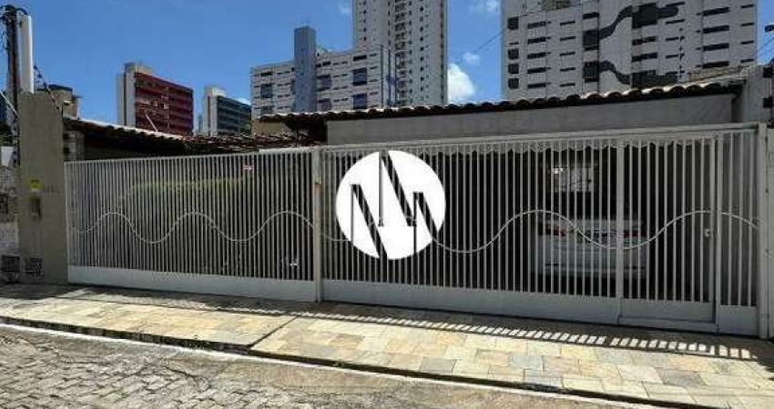 Casa térrea 200m2 4/4 sendo 3 suítes para locação em Lagoa Nova.