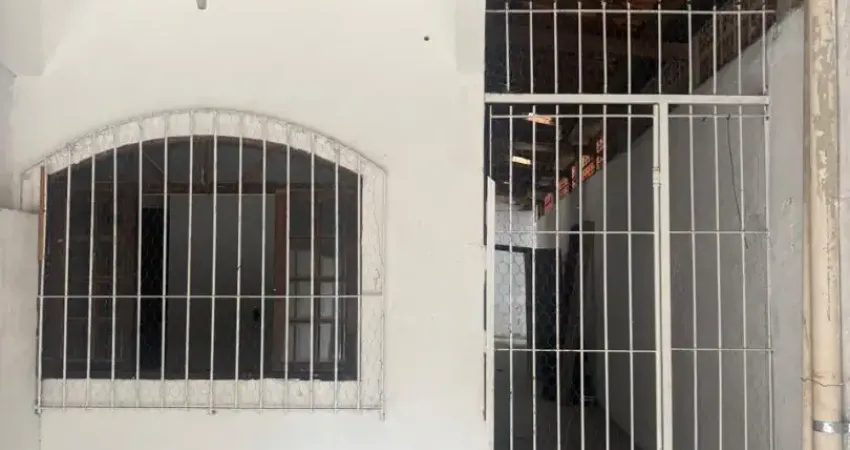 Se você está em busca de um imóvel prático e bem localizado, esta casa pode ser a escolha ideal.