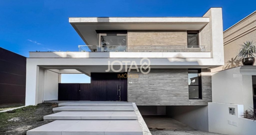 Casa em Condomínio com 3 suítes e terreno