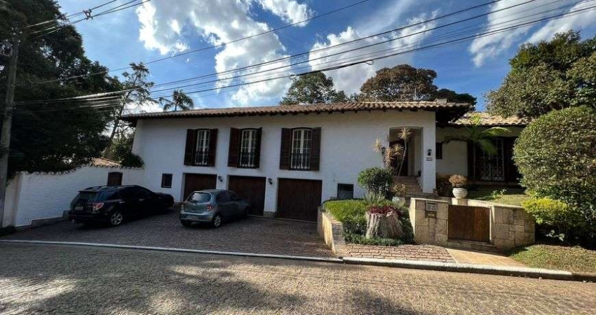 Casa para venda tem 550 metros quadrados com 7 quartos em Chácara Flora - São Paulo - SP