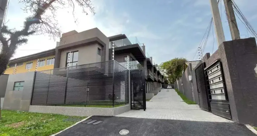 Sobrado com 3 quartos  à venda, 118.00 m2 por R$699000.00  - Boqueirao - Curitiba/PR