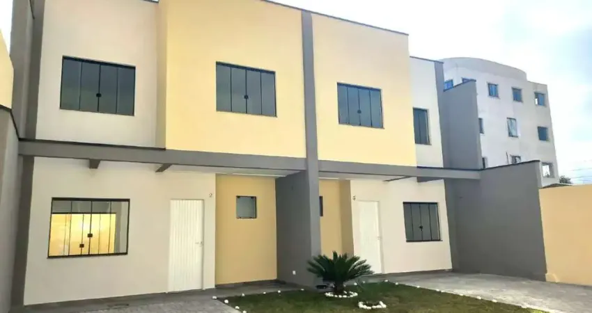 Sobrado com 3 quartos  à venda, 94.00 m2 por R$530000.00  - Uberaba - Curitiba/PR
