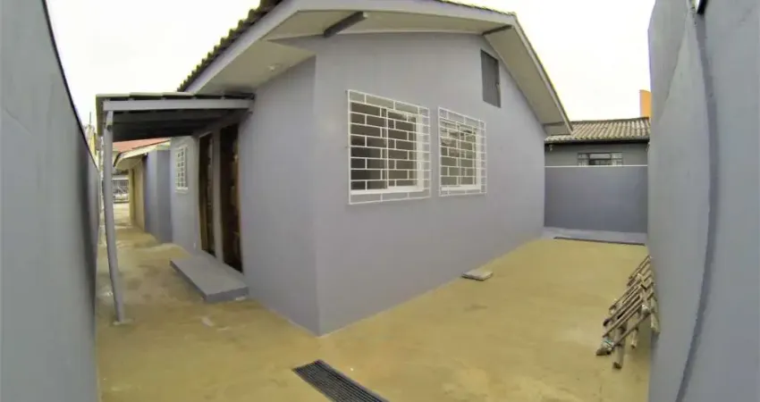 Casa Residencial para alugar, 60.00 m2 por R$1700.00  - Xaxim - Curitiba/PR