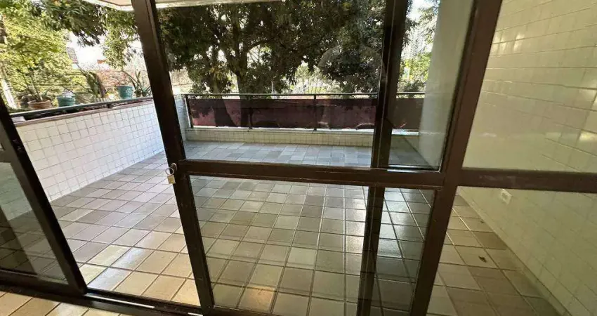 4 quartos, 2 suítes, 2 vagas livres, 205m2