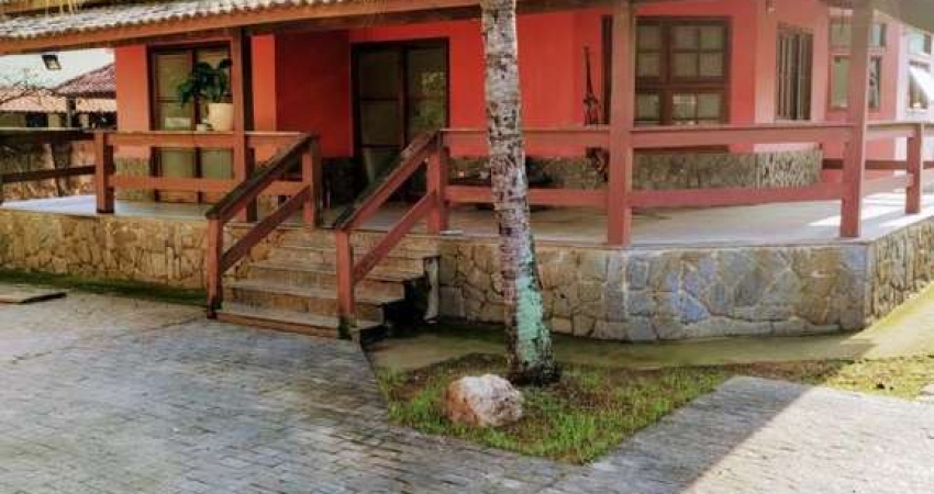 Casa para Venda em Niterói, Itaipu, 3 dormitórios, 2 suítes, 4 banheiros, 4 vagas