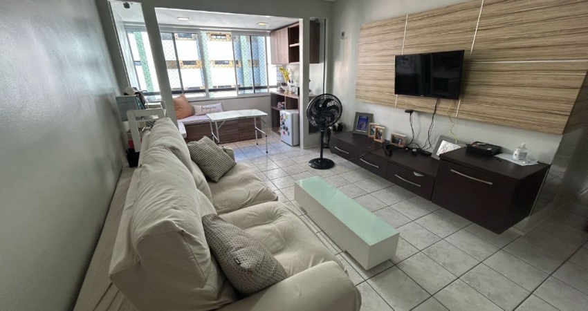 Apartamento à Venda com 3 quartos, 3 banheiros, 2 vagas e 114m² por R$ 570.000