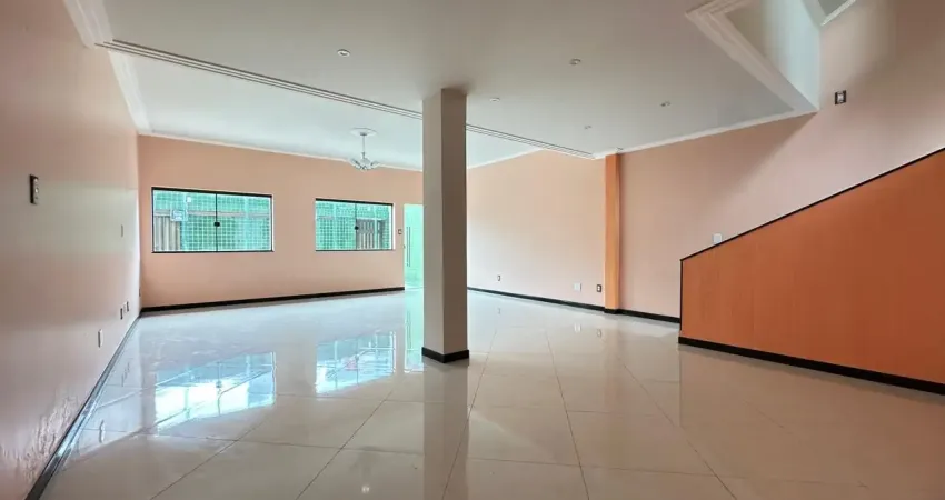 Matatu de brotas casa triplex 4 quartos,3 suítes,420m²,imóvel todo reformado