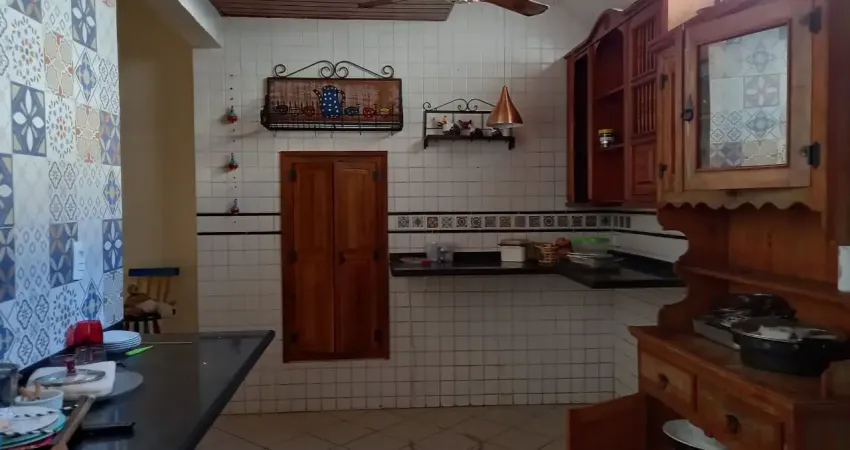 Casa com 7 quartos à venda no Antonina, São Gonçalo