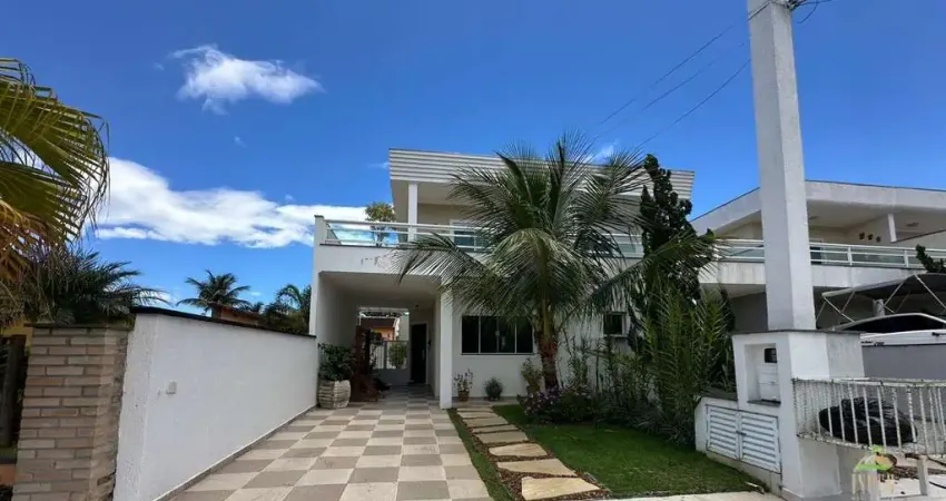 CASA ESPAÇOSA E ACONCHEGANTE À VENDA EM MORADA DA PRAIA, BERTIOGA/SPVenha conhecer essa incrível casa com 3 quartos, 1 suíte, 2 salas, 2 banheiros, 3 vagas de garagem e 214m² de área. Agende sua visit