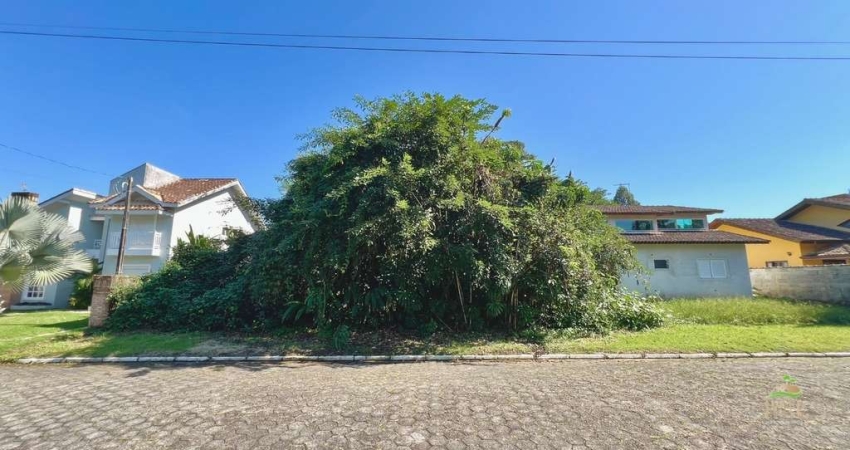 Terreno em Condomínio Fechado em São Sebastião-SP: 407m² para Construir a Casa dos Sonhos!