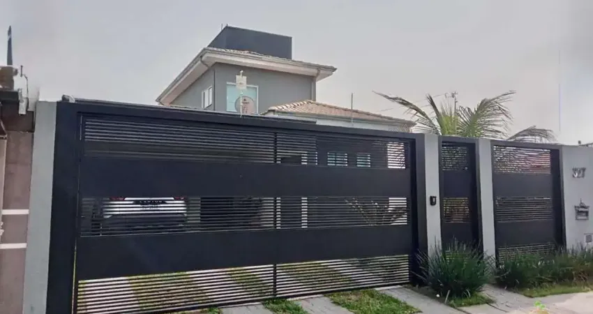 Casa à Venda em São Pedro-SP: 2 Quartos, 2 Salas, 2 Banheiros, 4 Vagas de Garagem! 216,61 m² de Puro Conforto!