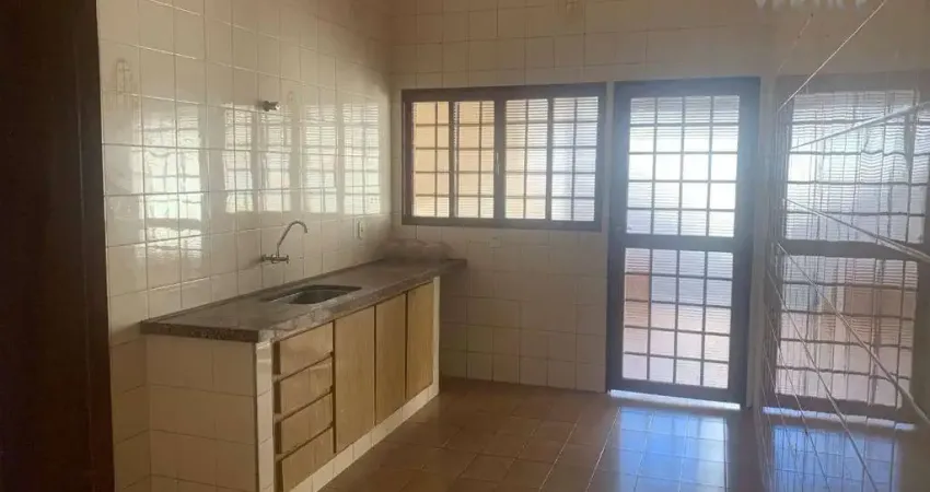 Casa com 3 dormitórios para alugar, 120 m² por R$ 2.004,81/mês - Ouro Verde - São José do Rio Preto/SP