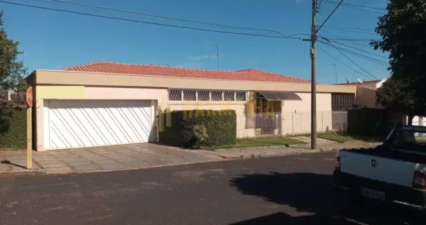 Casa com 3 quartos à venda no Centro, Araraquara 