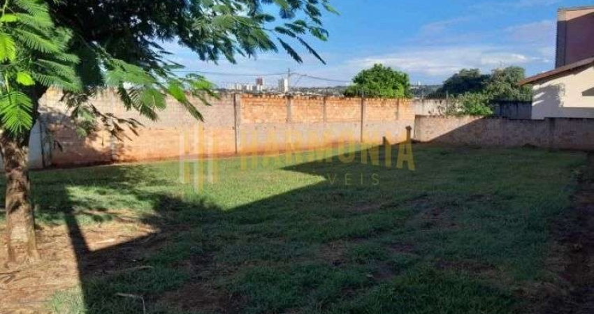 Terreno em condomínio fechado à venda no Jardim dos Flamboyants, Araraquara 