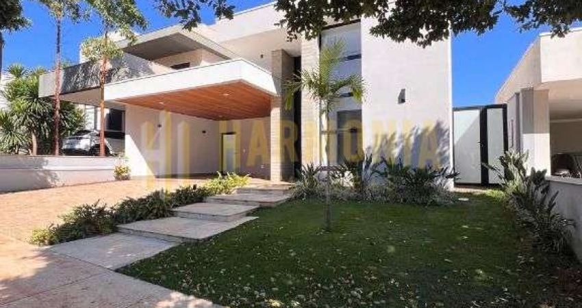 Linda Casa a Venda no Condominio QUINTA DAS TIPUANAS