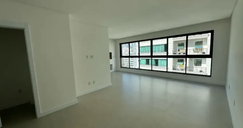 Apartamento novo à venda em Balneário Camboriú