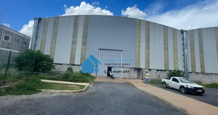 DISTRITO INDUSTRIAL Galpão 4.200M² C/escritorio no mezanino e 5 docas