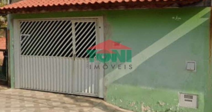 Casa à venda no Jardim Celani, Salto-SP: 2 quartos, 1 sala, 2 vagas de garagem.