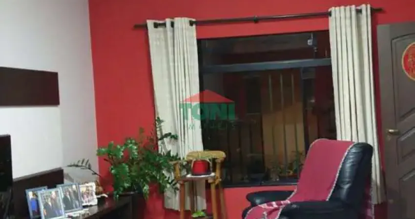 Imperdível oportunidade de adquirir uma casa de 2 quartos, 1 suite, 1 sala, 3 banheiros e 2 vagas de garagem no Centro de Salto-SP!