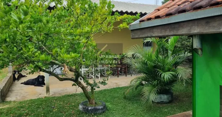 Chácara para Venda em Taubaté, Loteamento Chácaras Ingrid, 3 dormitórios, 3 suítes, 3 banheiros, 15 vagas