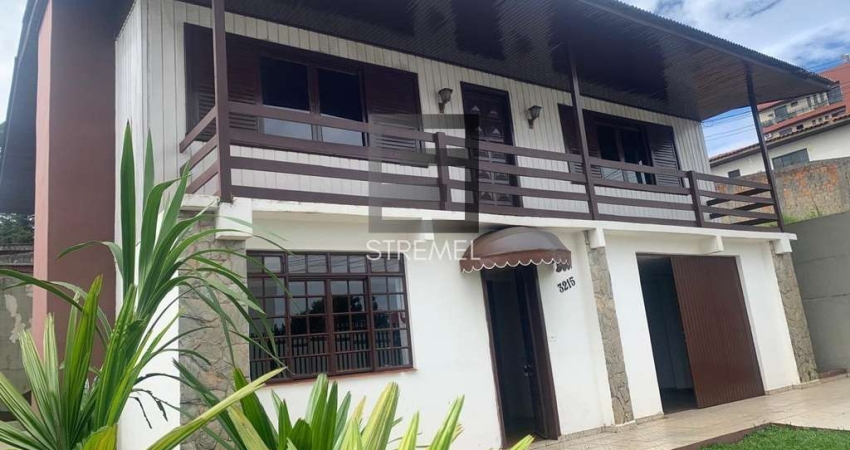 Casa para Venda em Guarapuava, Santa Cruz, 5 dormitórios, 3 banheiros, 1 vaga