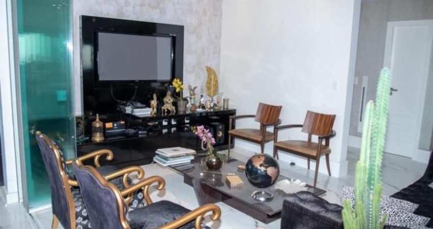 Apartamento Duplex Cinco Quartos para venda no Horto Florestal