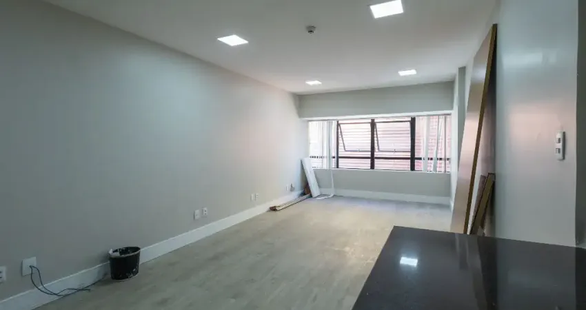 Sala comercial pronta para venda no bairro caminho das árvores