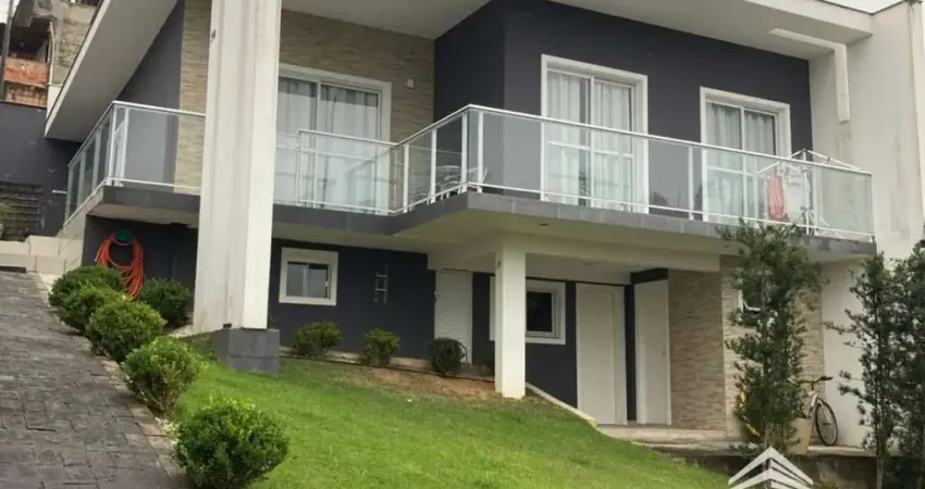 Casa para Venda em Joinville, Iririú, 3 dormitórios, 1 suíte, 2 banheiros, 3 vagas