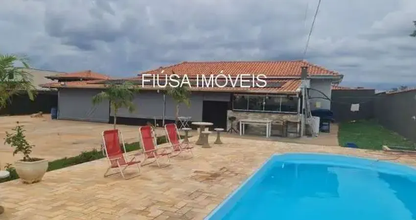 Chácara / sítio com 2 quartos à venda na RUA H, 689, Zona Rural, Cajuru