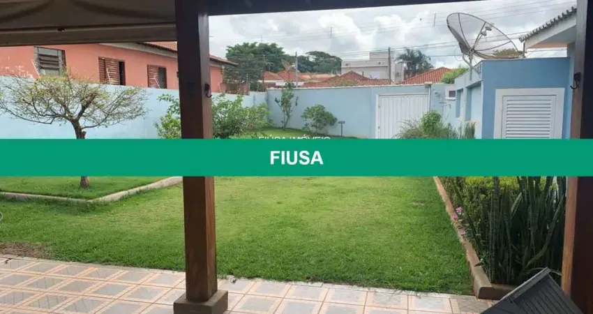 Casa com 3 quartos à venda na R 1, 1, Centro, Cravinhos