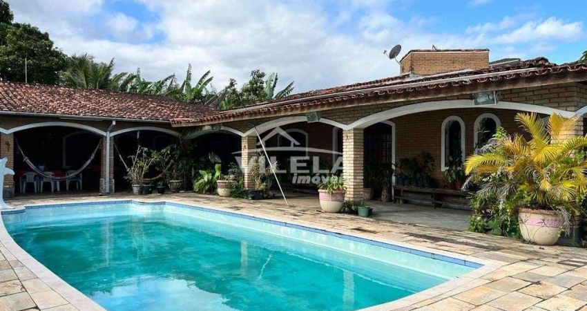 Excelente casa com piscina e edícula