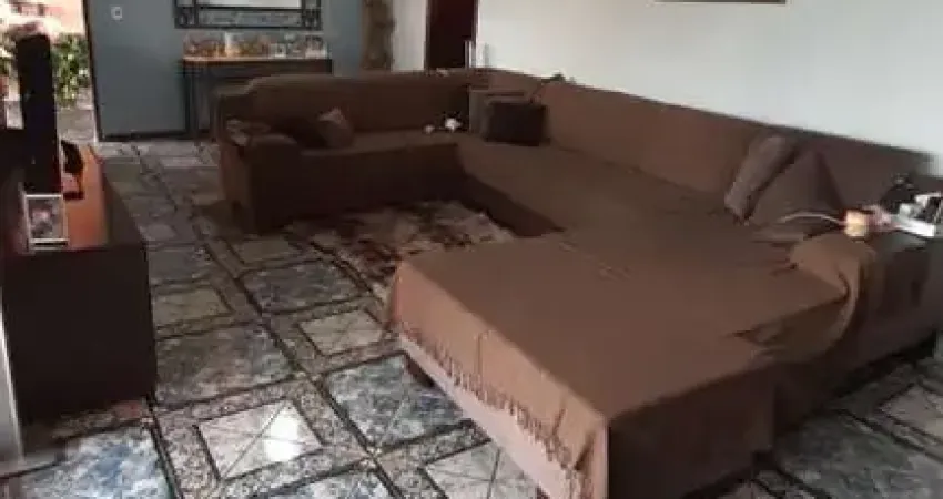 Imperdível: Ampla casa à venda em Jundiaí-SP, Jardim do Lago, 3 quartos, 1 suíte, 255m², 4 vagas. Venha conferir!