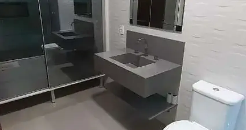 Casa 3 quartos com suíte, edícula, churrasqueira e 4 vagas