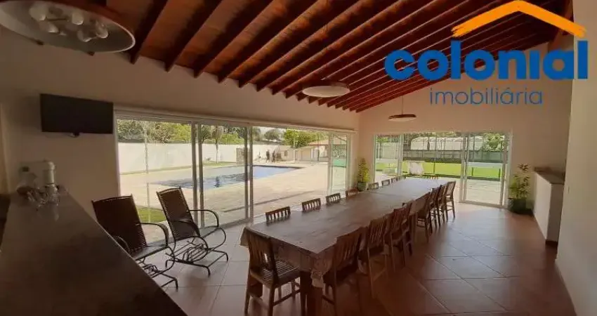 CHÁCARA COM 4 QUARTOS, COM SUÍTE, SALÃO DE  JOGOS, SALÃO DE FESTAS, PISCINA, CHURRASQUEIRA, SAUNA, CAMPO DE FUTEBOL E VÁRIAS VAGAS.