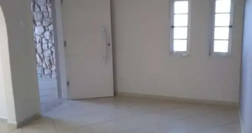 Oportunidade : casa com 02 quartos/01 suíte e churrasqueira na vila progresso.