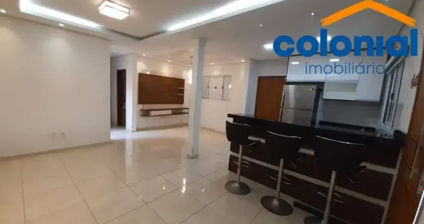 Casa térrea com 2 quartos, sendo 1 suíte com ar condicionado e sala ampla, 2 vagas