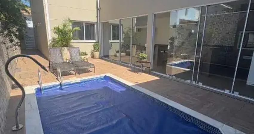 Linda casa com 03 quartos/01 suíte e piscina no condomínio chácara das palmeiras imperiais em jundiaí
