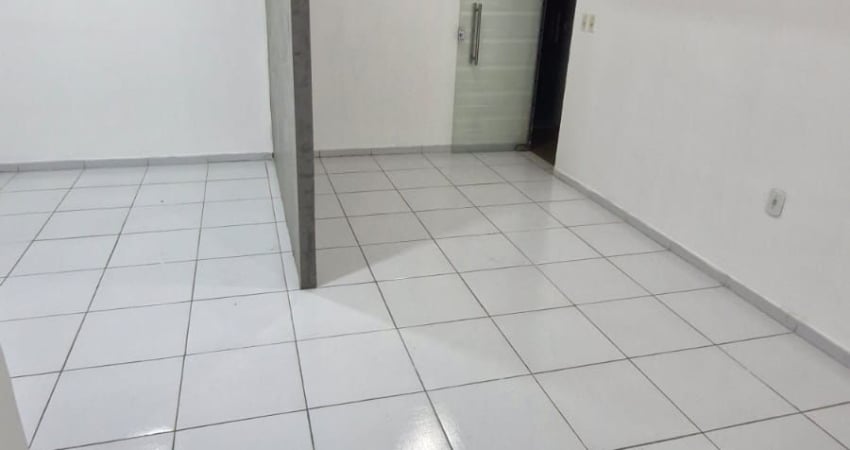 SALA  COM BANHEIRO  NA TORRE