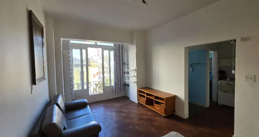 Excelente localização, em frente ao metrô da luz, vista para pinacoteca,