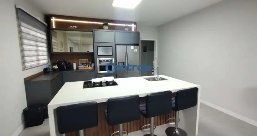 Casa com 3 quartos à venda na Servidão Tomaz João do Amaral, 5, Serraria, São José