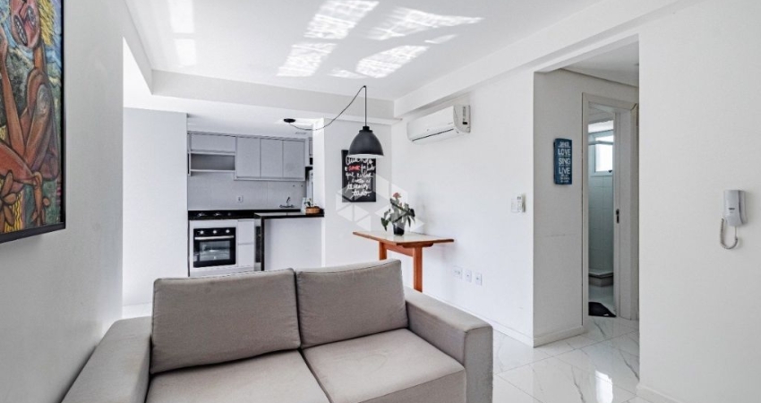 Apartamento 2 dormitórios, 1 suíte, 1 vaga coberta e escriturada, na Zona Sul
