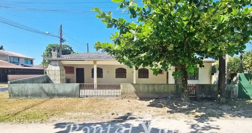 Oportunidade! Casa de Esquina na Praia em Shangri-lá - Pontal do Paraná