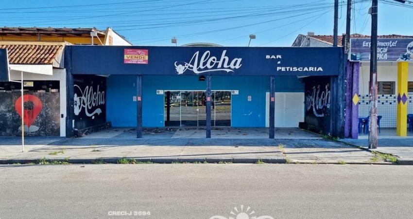 Comércio na Praça Principal