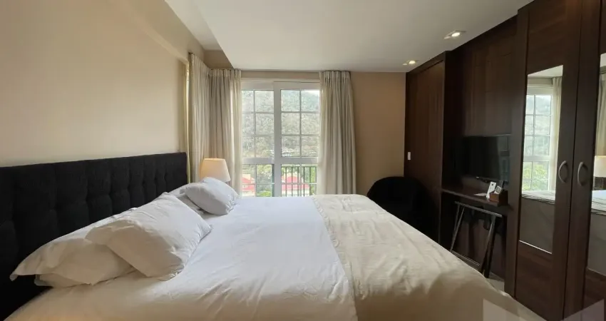 Lindo apartamento mobiliado com duas suítes, no coração de itaipava e próximo de todo comércio local.